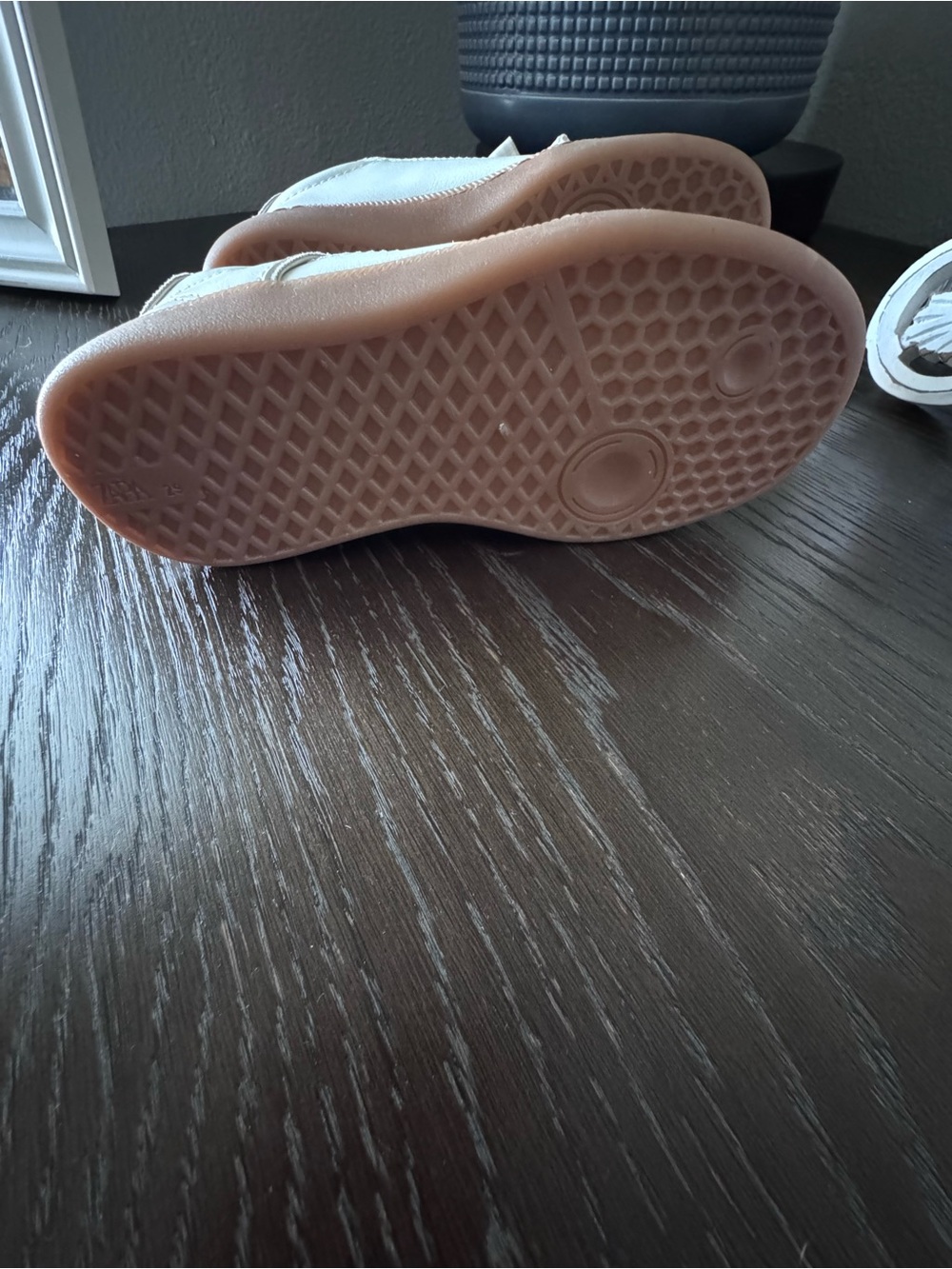 Zara Kids Girls Cream and Gum Sole Lace-Up Sneakers with Gingham Bow - Picture 7 of 11